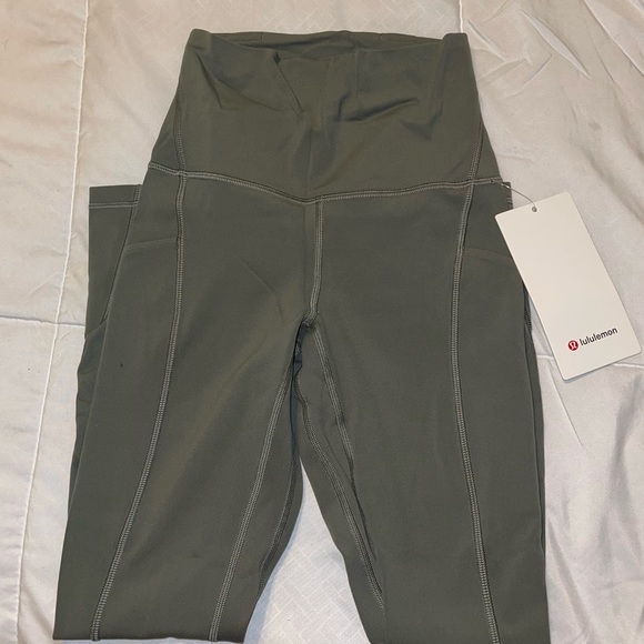 Lululemon Align HR Crop 23’ Leggings - Picture 2 of 2
